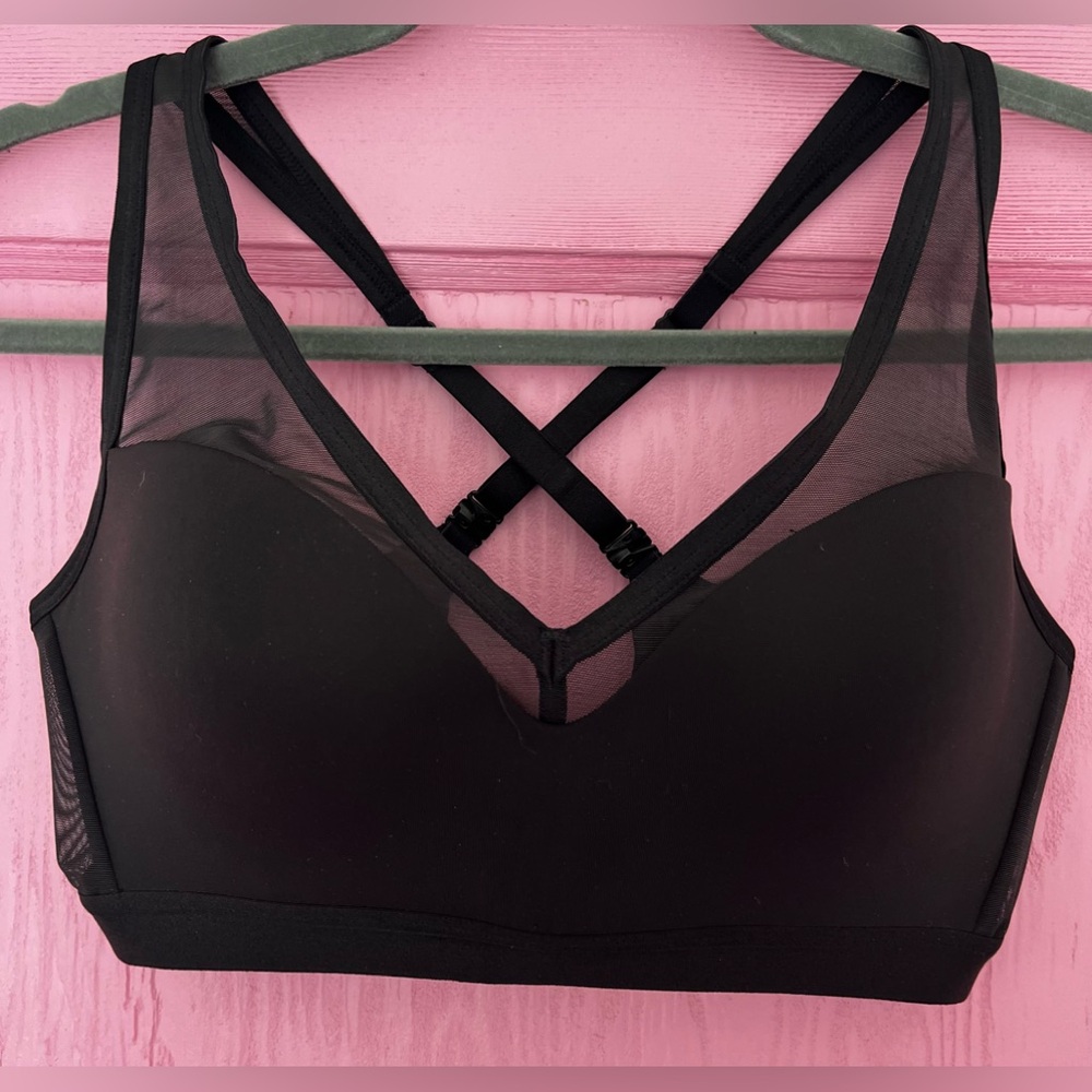 Victoria’s Secret incredible lightweight light padded sport bra 36C